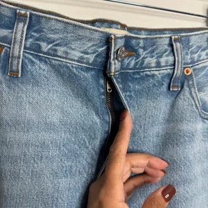 NWOT Madewell The '90s‎ Straight Jean Mercer Wash Size 32 Minimalist Soft Girl thumbnail 4