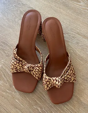 Tan heels Brown Size 8 thumbnail 1