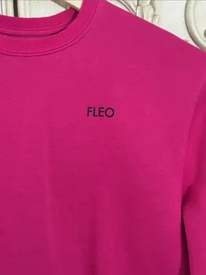 Fleo Cotton Blend Vibrant Pink Long Sleeve Pullover Crewneck Size Small thumbnail 4