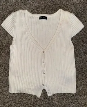 GAP Ribbed Short-Sleeve V-Neck Button-Front Cardigan Top thumbnail 1