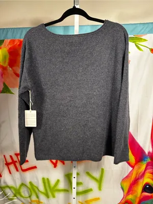 B147. Nordstrom Women's Gray cashmere Crewneck Sweater thumbnail 4