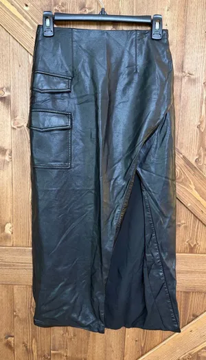 Nicholas Black Faux Leather Cargo Midi Skirt Size US 0 Side Slit (9268) thumbnail 1