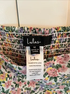 Lulu's Even Sweeter Floral Cropped Blouse with Puff Sleeves - Size Medium thumbnail 3