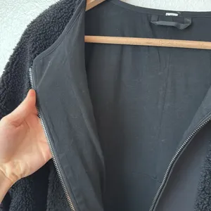 Lululemon 14 Collarless Textured Fleece Full Zip in Black thumbnail 11