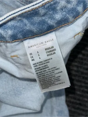 American Eagle Mom Jeans Light Wash High Rise Women’s 6 R Strigid Tapered 90s thumbnail 9