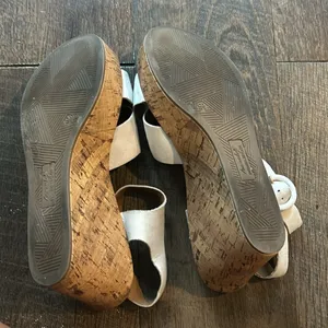American Eagle Women’s Sandals Sz 9‎ 1/2 White Wedge Shoes Cork. thumbnail 6