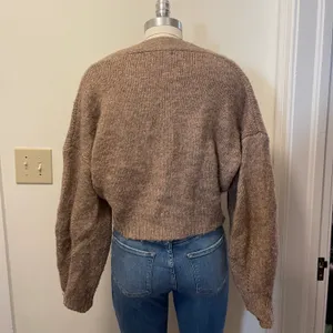 Olivaceous Brown Cropped Cardigan thumbnail 2