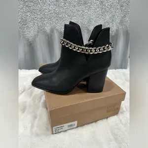 NEW Steve Madden Linking Black Faux Leather Ankle Booties thumbnail 5