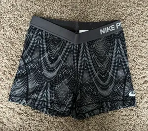 Women’s Nike Pro Spandex thumbnail 1