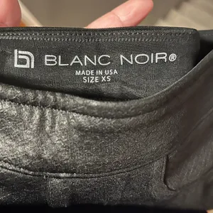 Blanc Noir Women’s Reptile London Street‎ Pants Size XS Black thumbnail 4