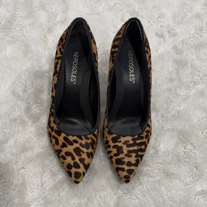 Aerosoles leopard print calf hair pumps pointed toe‎ stiletto heel Womans 6.5 thumbnail 2
