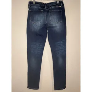KanCan stretch mid rise skinny jeans minor distressing 11/29 thumbnail 3
