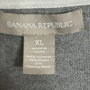 Banana Republic Women's Merino Wool Blend Gray Sweater Button Detail Size XL‎ thumbnail 4