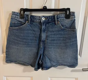 H&M Women’s Jean Shorts thumbnail 1