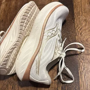 Saucony WOMEN'S RIDE 18 Vanilla Size 6 thumbnail 4