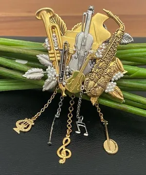Vintage Musical Instruments Music Theme 3D Brooch 36.6g thumbnail 1