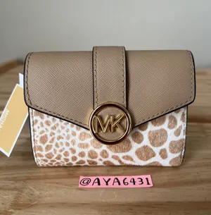 Michael Kors Wallet thumbnail 1