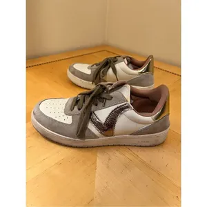 Victoria Madrid Suede & Metallic Beige Cream Sneakers European 39 / US Size 8 thumbnail 4
