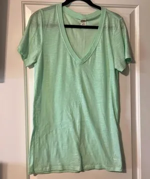 VS Pinm v neck top Size L thumbnail 1