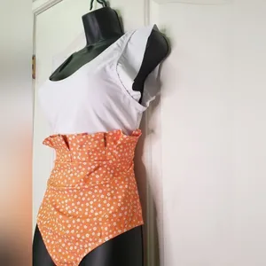 NWOT Swimsuit One Piece Size M thumbnail 4