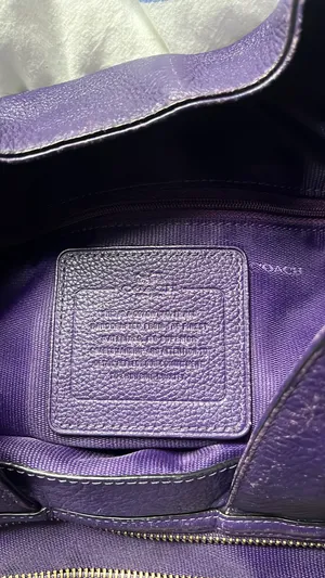 Purple Coach leather shoulder bag with gold hardware thumbnail 9