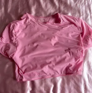 skims crop top thumbnail 1