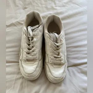 ZARA Classic White Sneakers thumbnail 2