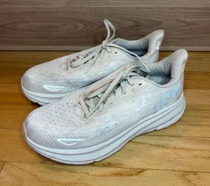 Hoka Women's Clifton 9 Sneakers - Size 7.5 thumbnail 1