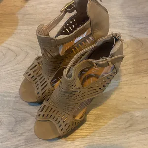 TOP Moda Brown Cutout stacked tan gladiator heels size 9 thumbnail 16