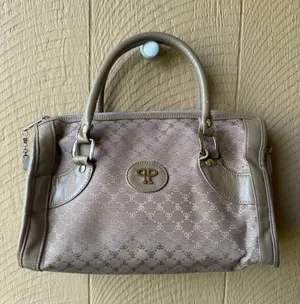 Beautiful VTG Paco Paris satchel bag in a neutral taupe thumbnail 1