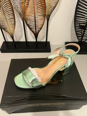 Lulus Stylish Black and White Platform Sandals by Katy Perry Size 9 thumbnail 2