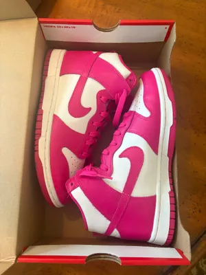 Woman’s Nike Dunk High thumbnail 2
