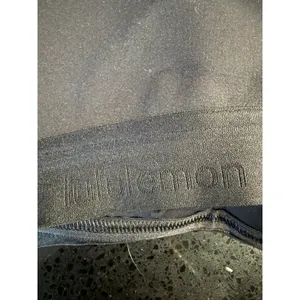 Lululemon Black Adjustable Strap Sports Bra Molded Cup Hook Eye Closure Womens thumbnail 5