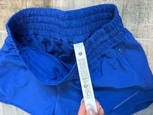 Lululemon Hotty Hot High-Rise 2.5" Shorts thumbnail 3