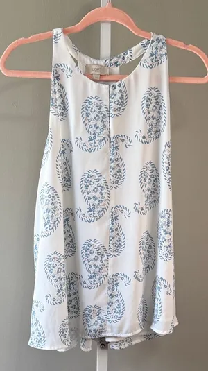 LOFT‎ White and Blue Paisley Tank Top Size L thumbnail 1