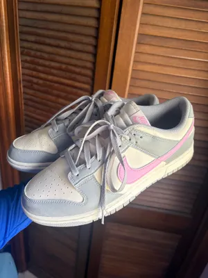 Nike Dunks thumbnail 3