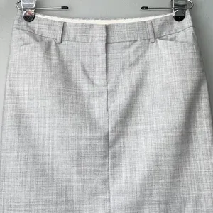 Express Editor Pencil Skirt Size 6 Light Gray Career Office Academia Corpcore thumbnail 2