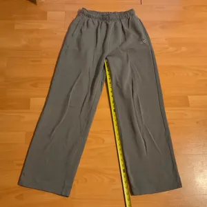 Alo Yoga Accolade Straight Leg Sweatpant Steel Grey S thumbnail 4