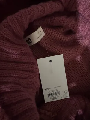 Old navy sweater  thumbnail 2
