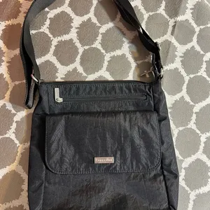 Baggallini Black Crossbody Bag with Adjustable Strap and Zipper Closure thumbnail 1