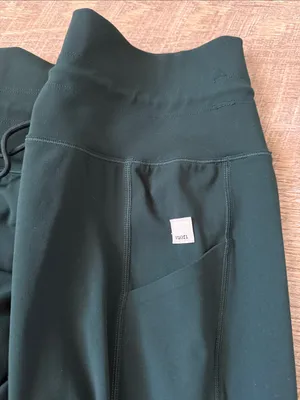 VUORI Daily Leggings in Deep Green OS thumbnail 3