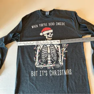 Gildan Gray Long Sleeve Shirt Holiday Skeleton size Medium thumbnail 4