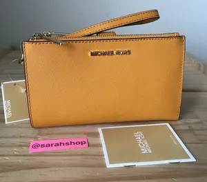Michael Kors Wallet thumbnail 1