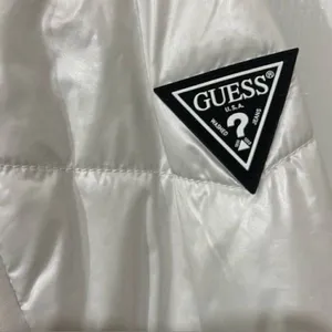 Guess White Lightweight Puffer Belted
Jacket(Size Small) thumbnail 7