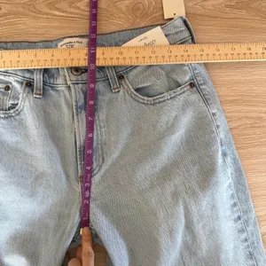 Abercrombie & Fitch 26 NEW Baggy Low Rise Jeans Light Wash Distressed Knee thumbnail 6
