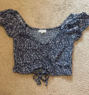 Aeropostale cropped short sleeve thumbnail 1