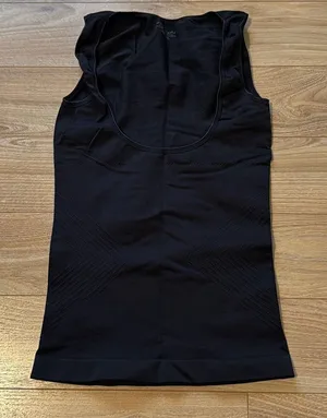Black Shapewear‎ top Size Medium thumbnail 1