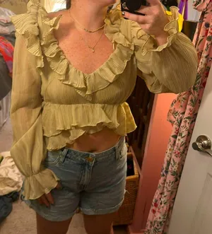 Anthropologie En Elly V Neck Ruffle Blouse thumbnail 2