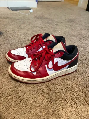 Nike Jordan Women’s Air Jordan 1 Low thumbnail 2
