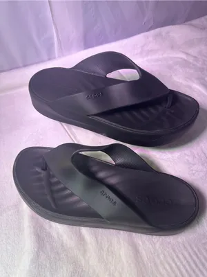 CROCS Black Platform Thong Sandals for Women thumbnail 4